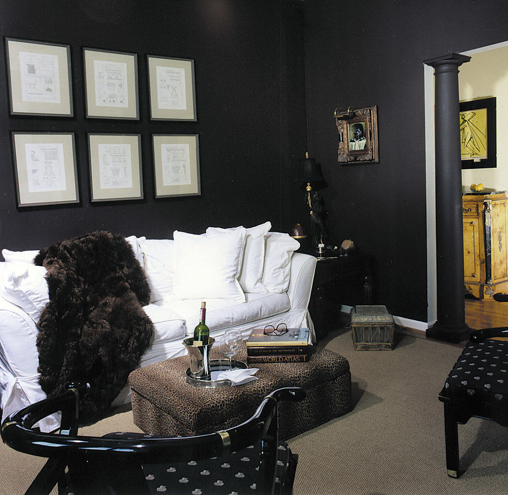 Wooden Black Doric Column in Sitting Room