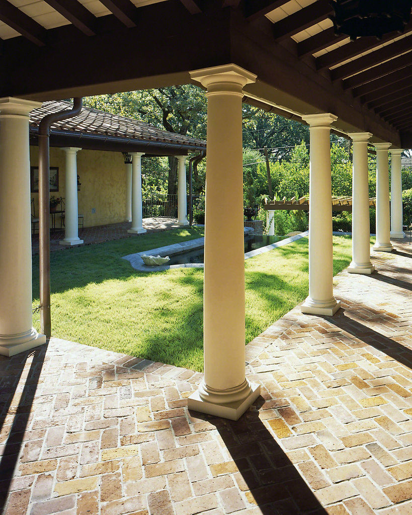 Tuscan-Chadsworth-PolyStone-Columns-Kaki-Hockersmith-2pwm.jpg